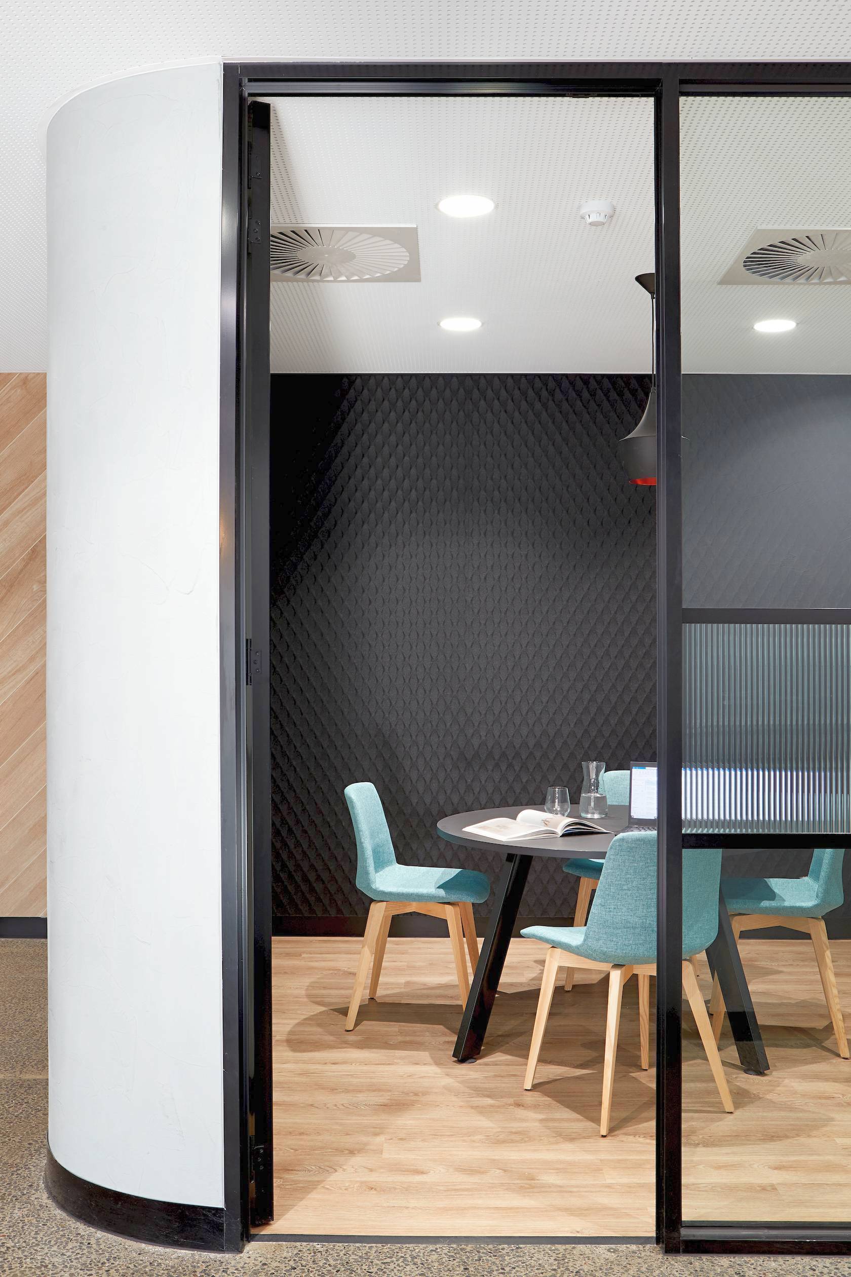 Mc Cormack 412 St Kilda Rd SMG 1072
